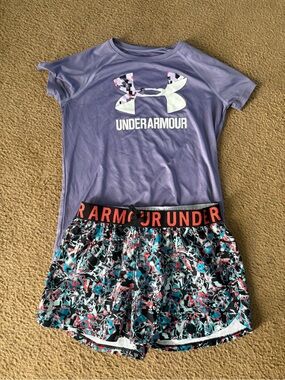 Under Armour Lavender Short Sleeve Logo Top with Light Gray Mesh Shorts